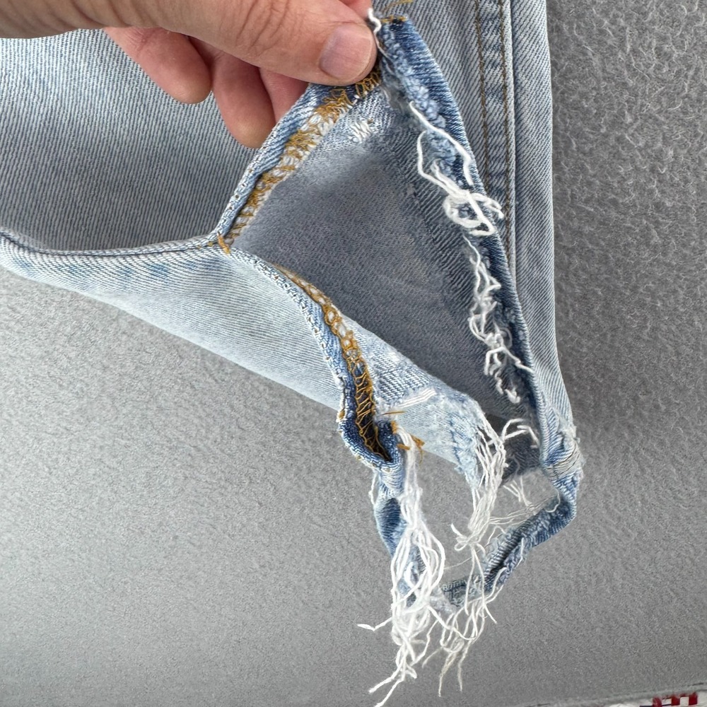 Vintage Levis Jeans Mens 33x30 (Fits 32x29) 501 Made in USA SEE DETAILS - Picture 8 of 16